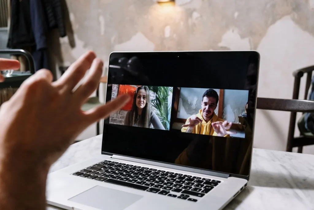 Videomøte på laptop